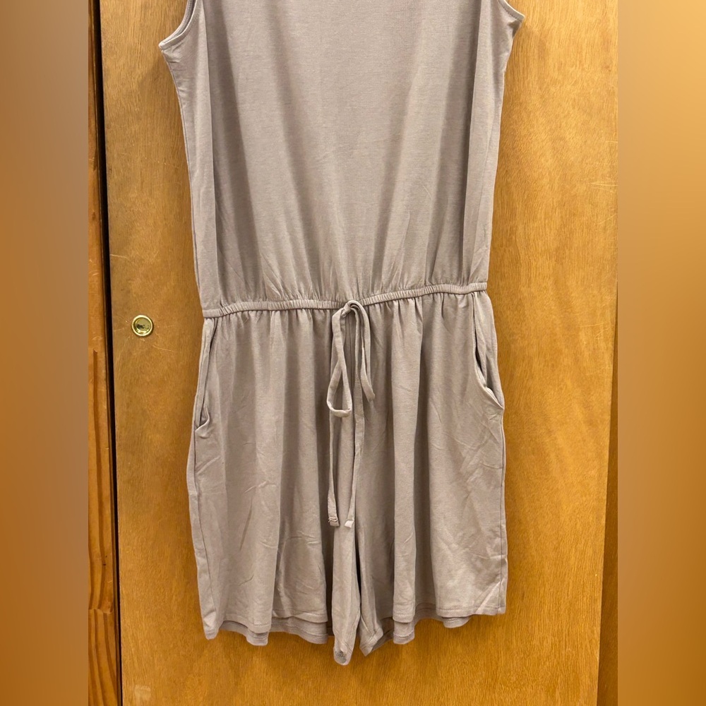 New Zenana Women's Sleeveless Romper with Pockets in Ash Mocha Size XL - Picture 5 of 9